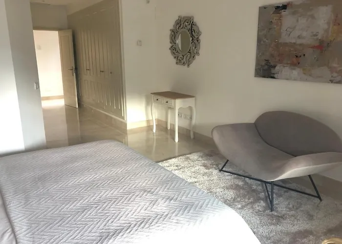 Luxury At Lomas Del Rey, Puente