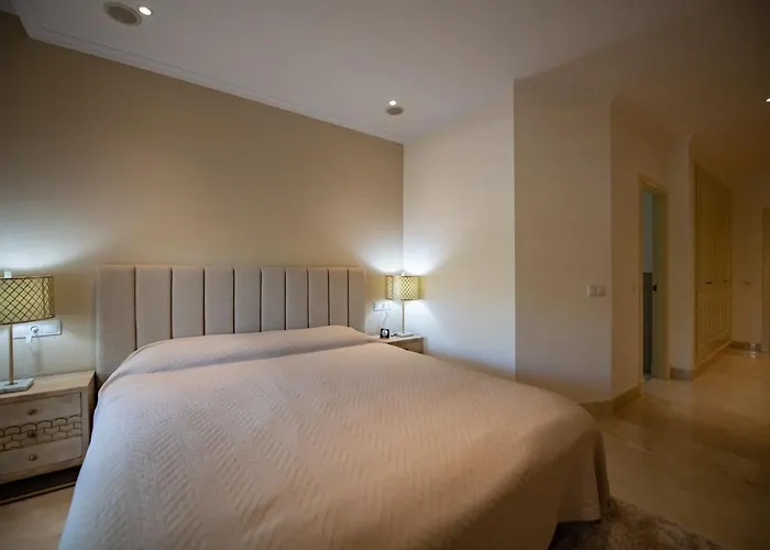 Luxury At Lomas Del Rey, Puente Apartamento Marbella