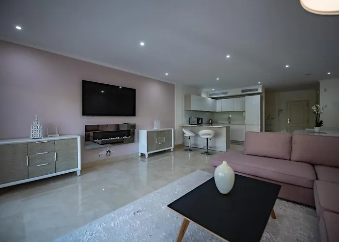 Luxury At Lomas Del Rey, Puente