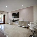 Luxury At Lomas Del Rey, Puente 马尔韦利亚